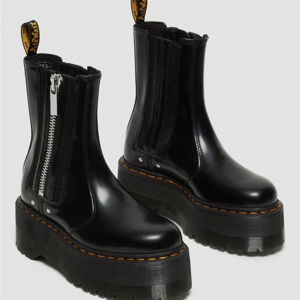Doc Marten MAX BLACK BUTTERO PLATFORM BOOT Size 7